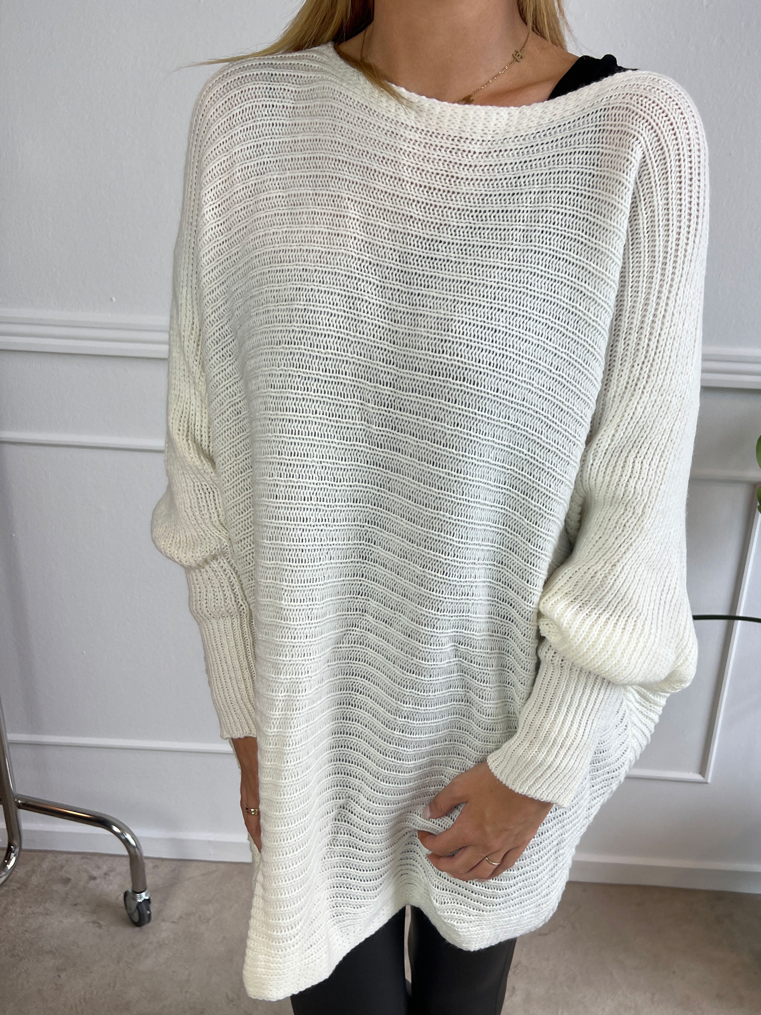 Gabbi - Oversized stickat med fladdermusärmar